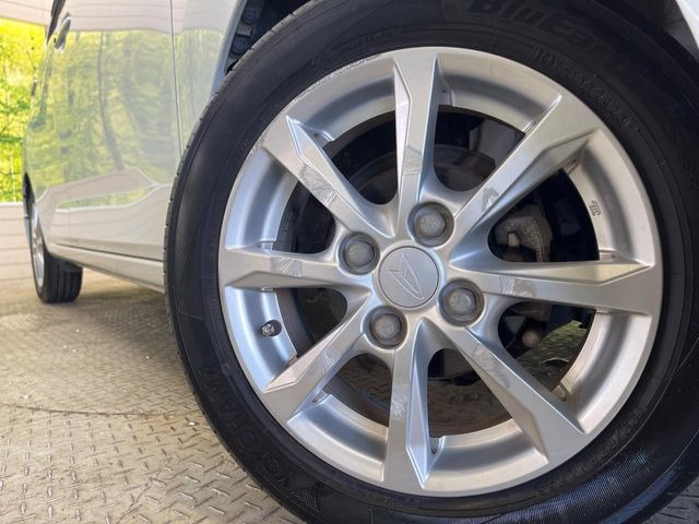 �y����14�C���`�A���~�z�C�[���z�O�ςɃ}�b�`���������A���~�z�C�[���𑕒����Ă���܂��B�e��ЊO�A���~�z�C�[����A�X�^�b�h���X�^�C�����戵�����Ă���܂��B���񂲑��k����������