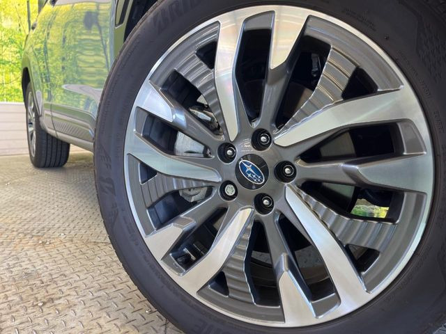 �y����19�C���`�A���~�z�C�[���z�O�ςɃ}�b�`���������A���~�z�C�[���𑕒����Ă���܂��B�e��ЊO�A���~�z�C�[����A�X�^�b�h���X�^�C�����戵�����Ă���܂��B���񂲑��k����������