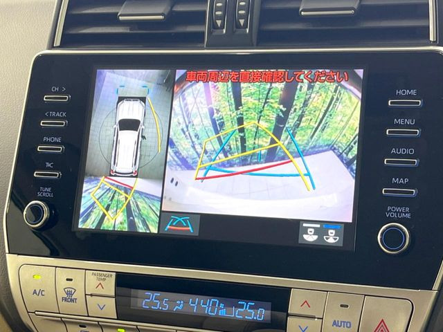 【パノラミックビューモニター】専用のカメラにより、上から見下ろしたような視点で360度クルマの周囲を確認することができます☆死角部分も確認しやすく、狭い場所での切り返しや駐車もスムーズに行えます。