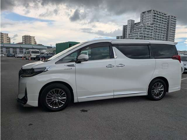 アルファードハイブリッド 2.5 エグゼクティブ ラウンジ E-Four 4WD