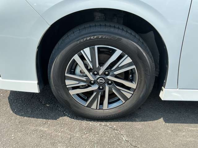 セレナ1.4 e-POWER ハイウェイスターV