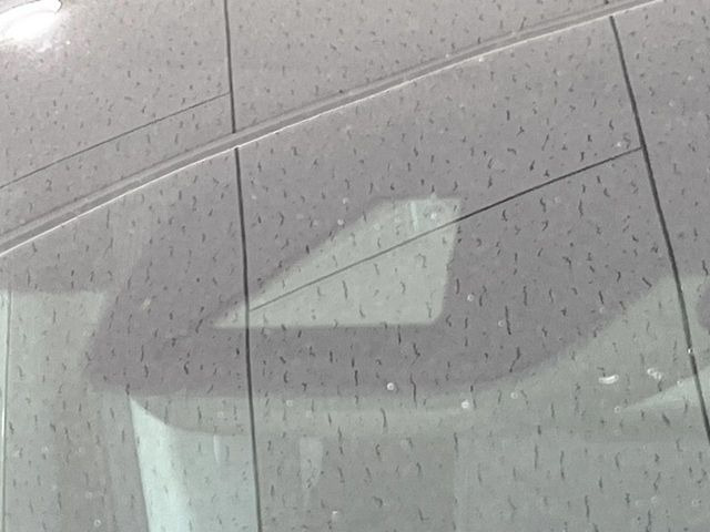 【トヨタセーフティセンス】走行中に前方の車両等を認識し、衝突しそうな時は警報とブレーキで衝突回避と被害軽減をアシスト。より安全にドライブをお楽しみいただけます。