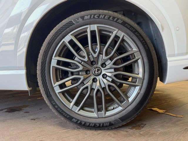 �y����21�C���`�A���~�z�C�[���z�O�ςɃ}�b�`���������A���~�z�C�[���𑕒����Ă���܂��B�e��ЊO�A���~�z�C�[����A�X�^�b�h���X�^�C�����戵�����Ă���܂��B���񂲑��k����������