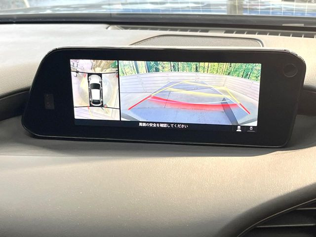 【360&deg;ビューモニター】専用のカメラにより、上から見下ろしたような視点で360度クルマの周囲を確認することができます☆縦列駐車や幅寄せ時に活躍してくれます♪