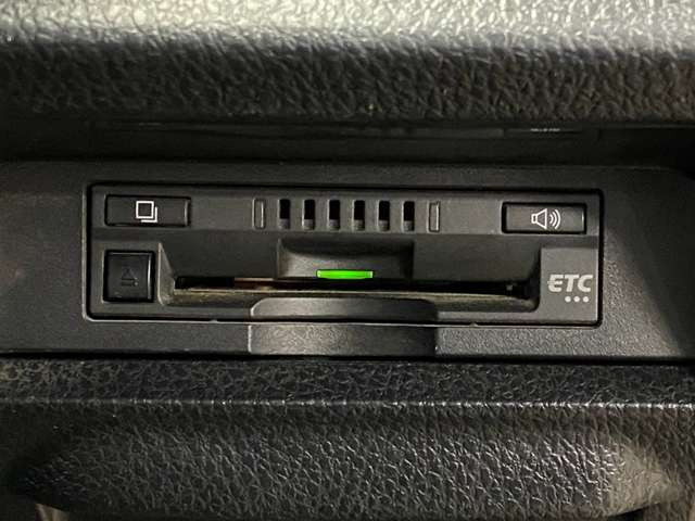 【純正ビルトインETC】装備済み☆長距離ドライブの必需品!高速道路の料金所も楽々通過できますね♪