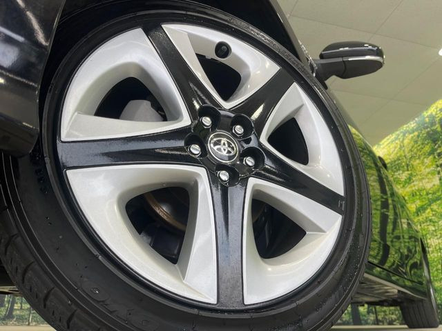 �y����17�C���`�A���~�z�C�[���z�O�ςɃ}�b�`���������A���~�z�C�[���𑕒����Ă���܂��B�e��ЊO�A���~�z�C�[����A�X�^�b�h���X�^�C�����戵�����Ă���܂��B���񂲑��k����������