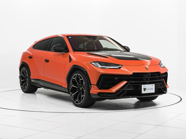 ウルスペルフォルマンテ 4WD