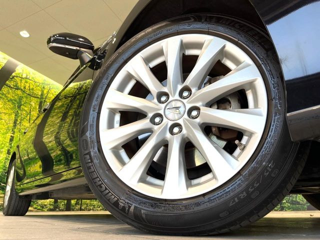 �y����17�C���`�A���~�z�C�[���z�O�ςɃ}�b�`���������A���~�z�C�[���𑕒����Ă���܂��B�e��ЊO�A���~�z�C�[����A�X�^�b�h���X�^�C�����戵�����Ă���܂��B���񂲑��k����������