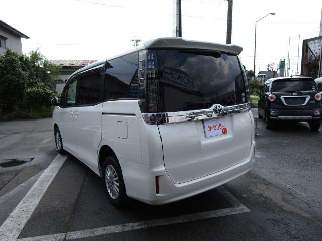 ヴォクシー2.0 X 4WD