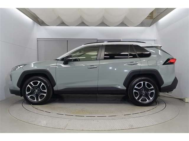 RAV42.0 アドベンチャー 4WD