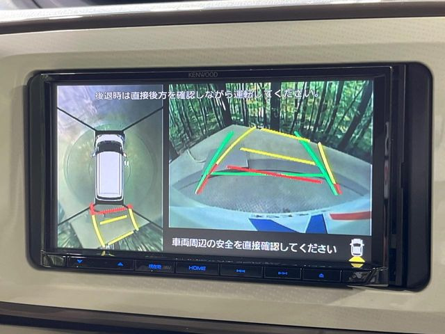 【パノラマモニター】専用のカメラにより、上から見下ろしたような視点で360度クルマの周囲を確認することができます☆死角部分も確認しやすく、狭い場所での切り返しや駐車もスムーズに行えます。