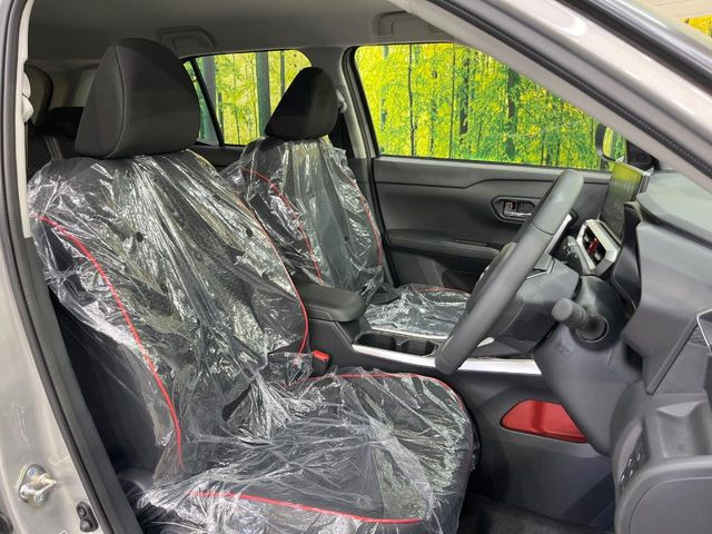 運転席シート廻りは使用感も少なく、良好な状態となっています。前オーナー様が丁寧に使っていたことがよくわかりますね。