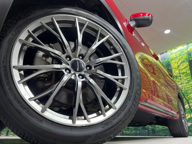 �y20�C���`�A���~�z�C�[���z�O�ςɃ}�b�`�����A���~�z�C�[���𑕒����Ă���܂��B�e��A���~�z�C�[����A�X�^�b�h���X�^�C�����戵�����Ă���܂��B���񂲑��k����������