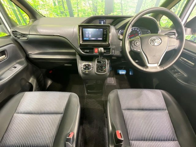 ヴォクシー2.0 ZS