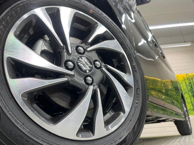 �y�����A���~�z�C�[���z�f�U�C�����̍��������A���~�z�C�[���𑕒����Ă���܂��B�e��ЊO�A���~�z�C�[����A�X�^�b�h���X�^�C�����戵�����Ă���܂��B���񂲑��k����������