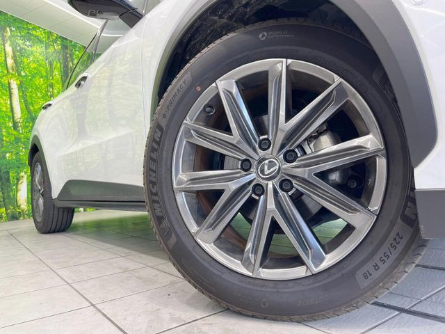 �y����18�C���`�A���~�z�C�[���z�O�ςɃ}�b�`���������A���~�z�C�[���𑕒����Ă���܂��B�e��ЊO�A���~�z�C�[����A�X�^�b�h���X�^�C�����戵�����Ă���܂��B���񂲑��k����������