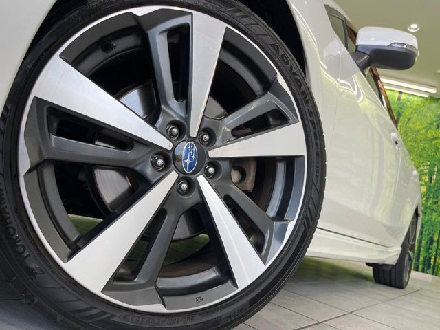 �y����18�C���`�A���~�z�C�[���z�O�ςɃ}�b�`���������A���~�z�C�[���𑕒����Ă���܂��B�e��ЊO�A���~�z�C�[����A�X�^�b�h���X�^�C�����戵�����Ă���܂��B���񂲑��k����������