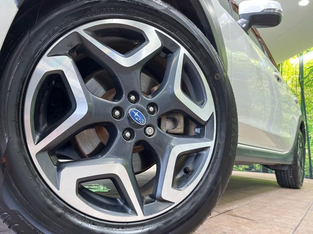 �y����18�C���`�A���~�z�C�[���z�O�ςɃ}�b�`���������A���~�z�C�[���𑕒����Ă���܂��B�e��ЊO�A���~�z�C�[����A�X�^�b�h���X�^�C�����戵�����Ă���܂��B���񂲑��k����������