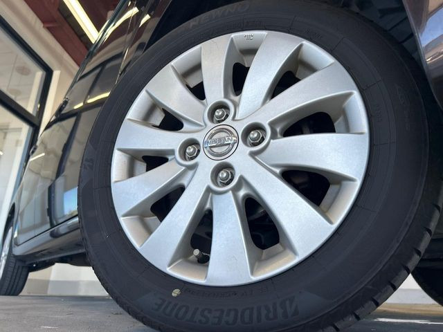 �y����14�C���`�A���~�z�C�[���z�O�ςɃ}�b�`���������A���~�z�C�[���𑕒����Ă���܂��B�e��ЊO�A���~�z�C�[����A�X�^�b�h���X�^�C�����戵�����Ă���܂��B���񂲑��k����������