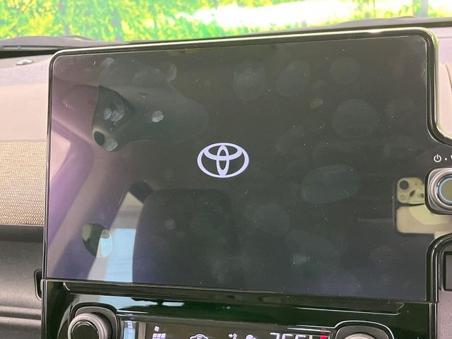 �y10.5�C���` �f�B�X�v���C�I�[�f�B�I�z���ʂ̃f�B�X�v���C��AppleCarPlay��AndroidAuto�����p�\�B�傫�ȉ�ʂŃX�}�z�i�r�A�v���������p���������܂���