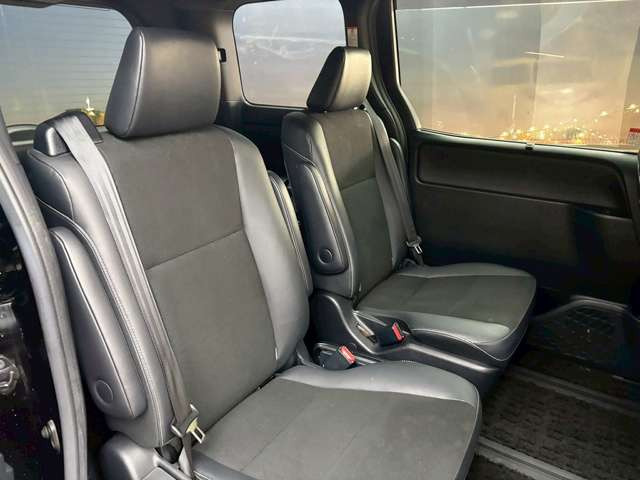 車内もキレイで嫌な臭いもありません☆車内の臭い、汚れが気になる方は内装のスチームクリーナーも施工可能です♪