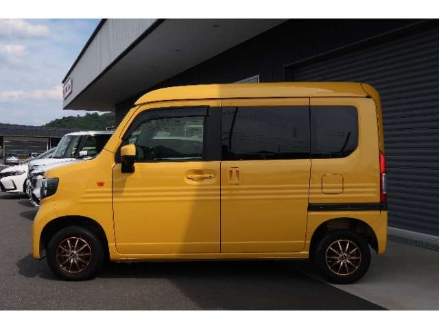 N-VAN+スタイル ファン 4WD
