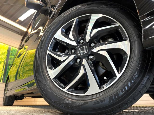 �y����16�C���`�A���~�z�C�[���z�O�ςɃ}�b�`���������A���~�z�C�[���𑕒����Ă���܂��B�e��ЊO�A���~�z�C�[����A�X�^�b�h���X�^�C�����戵�����Ă���܂��B���񂲑��k����������
