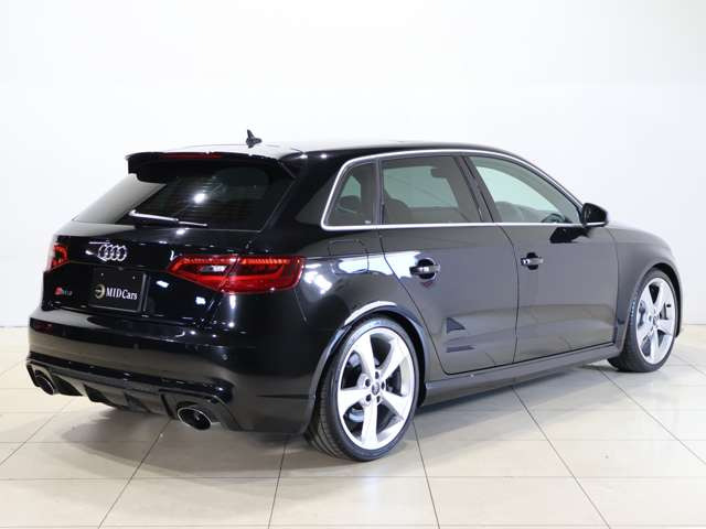 RS3スポーツバック2.5 4WD