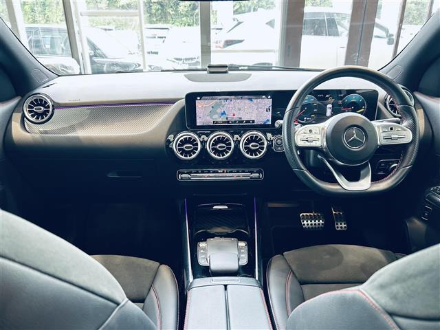 GLAクラスGLA200d 4マチック AMGライン 4WD