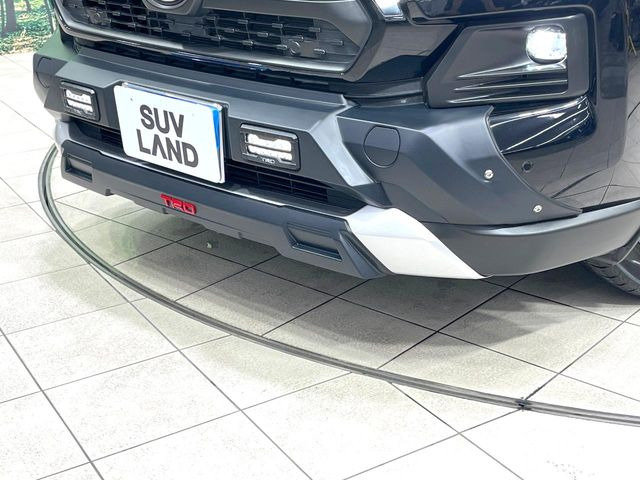 【TRDエアロ】人気のTRDエアロを装備!クルマの外観がよりスタイリッシュになり、街中で存在感あふれる1台に♪将来買い替える時にもリセールに影響しやすく、価値ある人気の装備です!