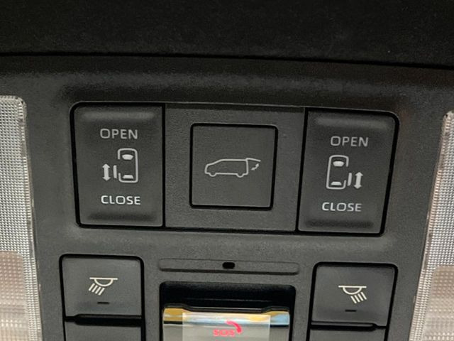 【パワーバックドア】スマートキーや運転席のボタンを押すだけでリアゲートが自動で開閉します!荷物を持っている時や、高い位置にあるバックドアを閉める際に便利な機能です♪