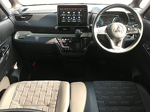 デリカミニT プレミアム 4WD