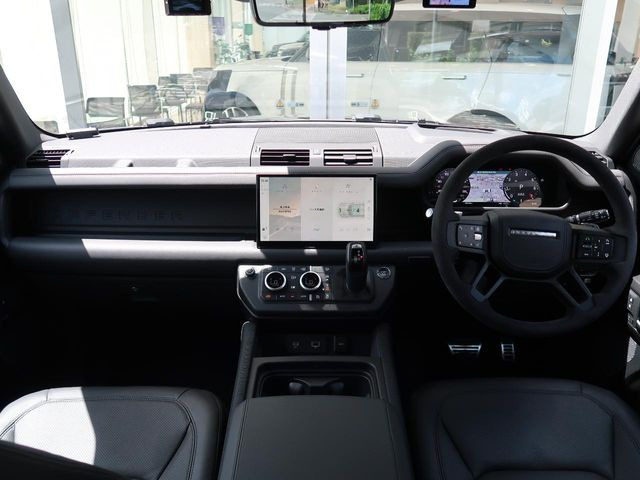 ディフェンダー110 V8 5.0L P525 4WD