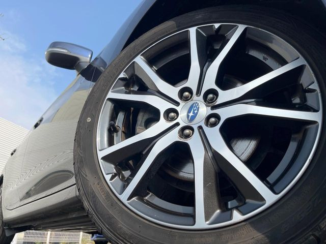 �y����17�C���`�A���~�z�C�[���z�O�ςɃ}�b�`���������A���~�z�C�[���𑕒����Ă���܂��B�e��ЊO�A���~�z�C�[����A�X�^�b�h���X�^�C�����戵�����Ă���܂��B���񂲑��k����������
