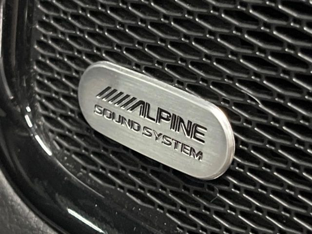 ��ALPINE�T���E���h�V�X�e��:���f�����ɍœK�Ȓ������{���ꂽ�A�l�C�̃T�E���h�V�X�e���ł��B�ʏ�̃X�s�[�J�[�Ɣ�r���Ă����̍L���肪�������܂��B���񂲗��X�̏ゲ�̊����������B