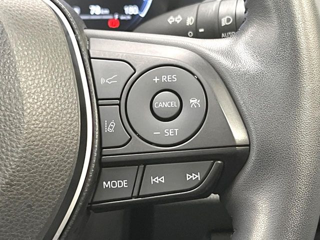 【レーダークルーズコントロール】高速道路での長距離走行が楽に!!自動で速度を保つクルーズコントロールが、衝突軽減システムと連携し、前方の車両を感知して車間を保つように速度調節してくれます!!