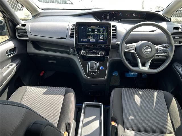 セレナ1.2 e-POWER ハイウェイスターV