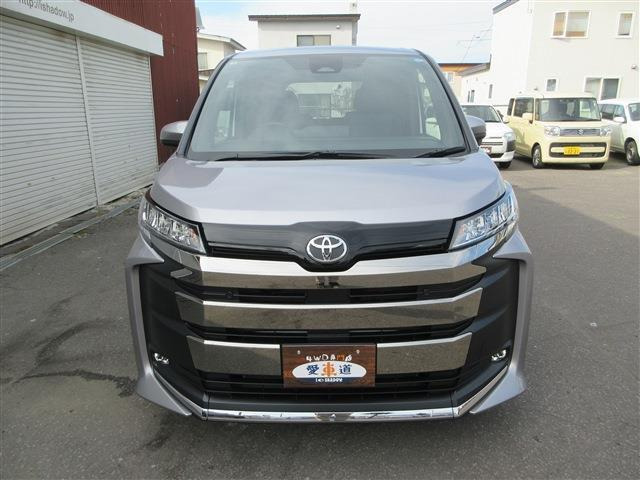 ノア1.8 ハイブリッド S-G E-Four 4WD