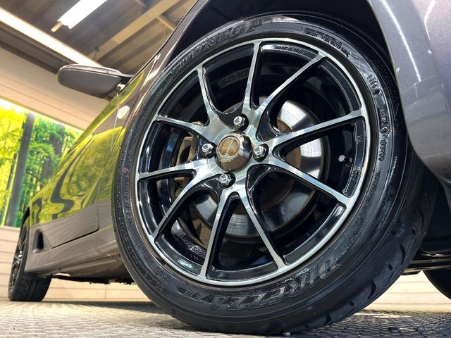 �y15�C���`�A���~�z�C�[���z�O�ςɃ}�b�`�����A���~�z�C�[���𑕒����Ă���܂��B�e��A���~�z�C�[����A�X�^�b�h���X�^�C�����戵�����Ă���܂��B���񂲑��k����������