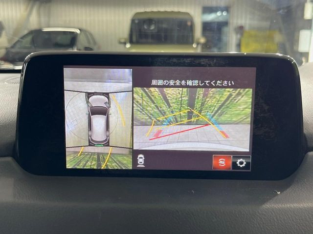 �y360&deg;�r���[���j�^�[�z��p�̃J�����ɂ��A�ォ�猩���낵���悤�Ȏ��_��360�x�N���}�̎��͂��m�F���邱�Ƃ��ł��܂����c�񒓎Ԃ╝�񂹎��Ɋ��􂵂Ă���܂���