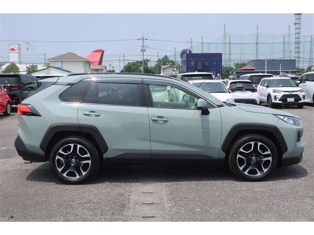 RAV42.0 アドベンチャー 4WD