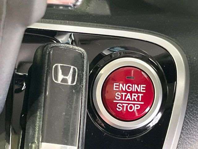 �yHonda�X�}�[�g�L�[�z�J�o����|�P�b�g�ɓ��ꂽ�܂܂ł��h�A�̎{���E�������\�ȃX�}�[�g�L�[�𑕔��B�G���W���̃I���E�I�t�����J�M�����o���K�v����������Ƃ��Ă��֗��ł���