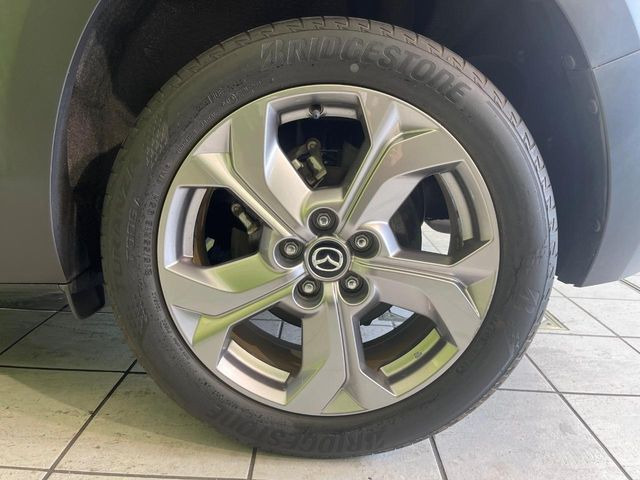 �y����18�C���`�A���~�z�C�[���z�O�ςɃ}�b�`���������A���~�z�C�[���𑕒����Ă���܂��B�e��ЊO�A���~�z�C�[����A�X�^�b�h���X�^�C�����戵�����Ă���܂��B���񂲑��k����������