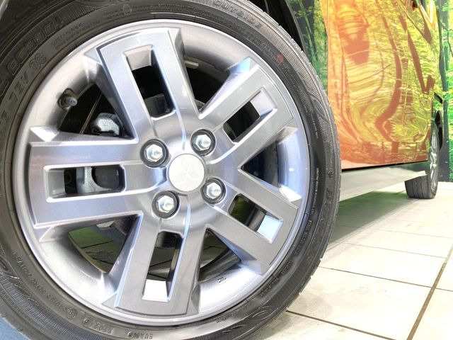�y����15�C���`�A���~�z�C�[���z�O�ςɃ}�b�`���������A���~�z�C�[���𑕒����Ă���܂��B�e��ЊO�A���~�z�C�[����A�X�^�b�h���X�^�C�����戵�����Ă���܂��B���񂲑��k����������