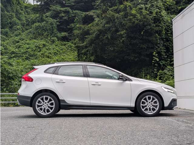 V40クロスカントリーD4 サマム ディーゼル