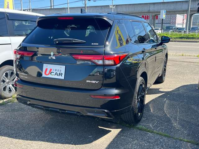 アウトランダーPHEV 2.4 ブラック エディション 4WD