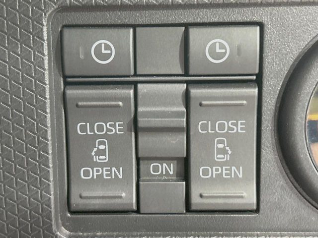 【両側パワースライドドア】スマートキーや運転席のスイッチで後席両側スライドドアの開閉が可能♪電動だから力を入れてドアを開ける必要が無く、小さなお子様でも簡単に開け閉めでき快適です♪