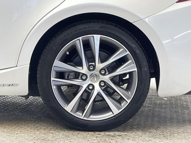 �y����17�C���`�A���~�z�C�[���z�O�ςɃ}�b�`���������A���~�z�C�[���𑕒����Ă���܂��B�e��ЊO�A���~�z�C�[����A�X�^�b�h���X�^�C�����戵�����Ă���܂��B���񂲑��k����������