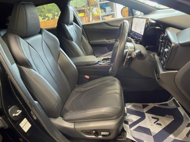�y��p�X�|�[�c�V�[�g�z�z�[���h���ɗD��A�J�[�u���̑̂������}�����Ă���܂��B�܂��A�̂Ƀt�B�b�g���邩�獘��w�������ɂ����A�����O�h���C�u�⍂�����s�ł����K�ɂ��߂������������܂���