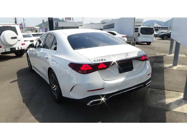 EクラスE220d アバンギャルド AMGラインパッケージ (ISG)